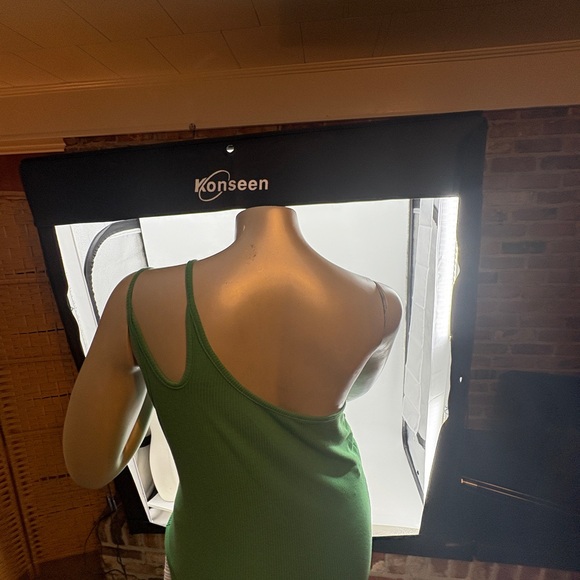 NWT. Rue21. Green One-Shoulder Ribbed Top - Picture 7 of 11